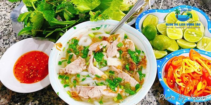 Tại sao bánh canh Long Hương được yêu thích